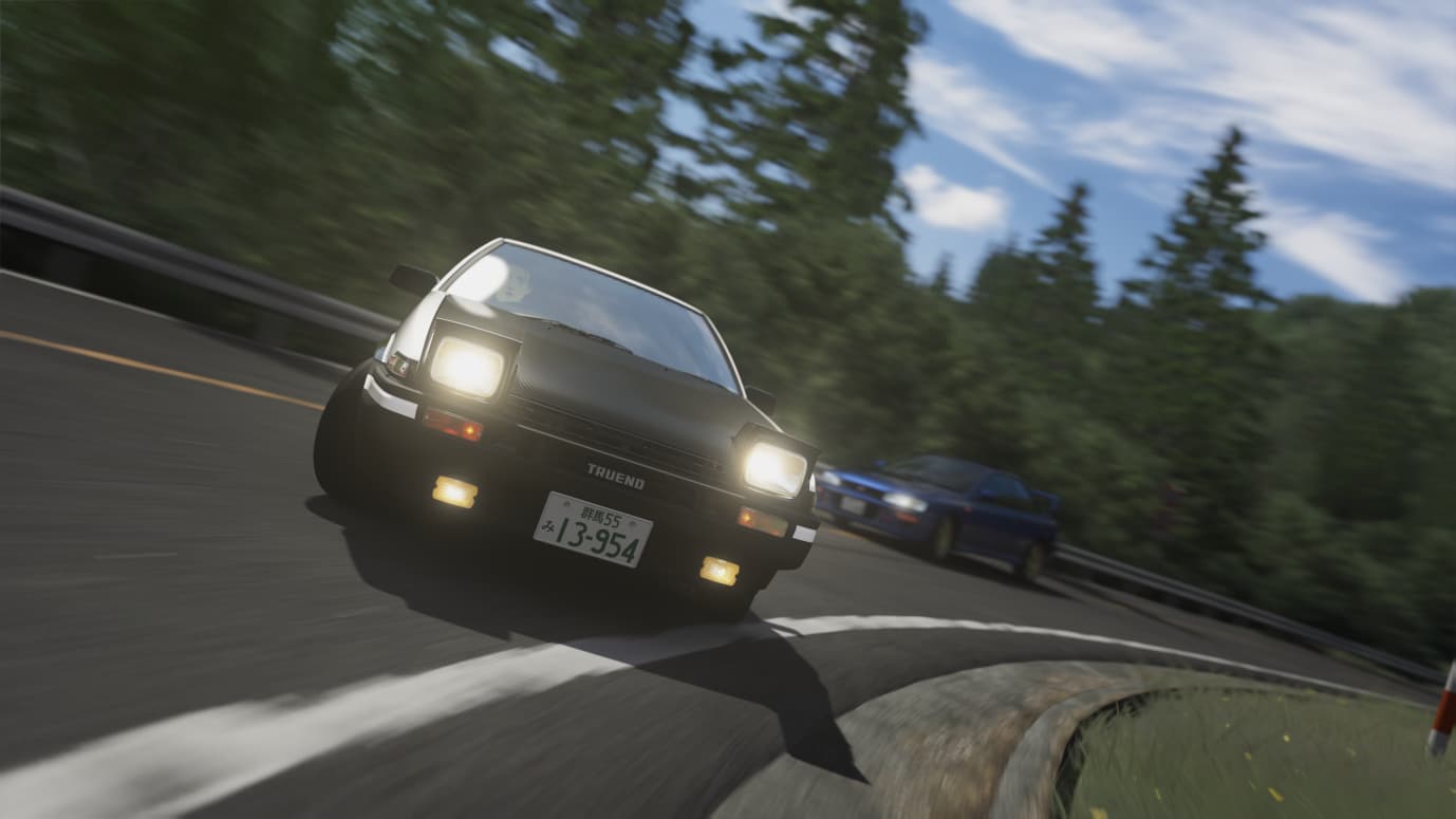 Touge battle — AE86 leading on a mountain pass